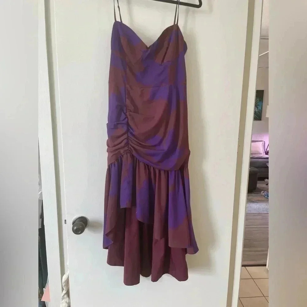 Hutch size 6 worn once - beautiful floral ruffled cocktail dress 💜